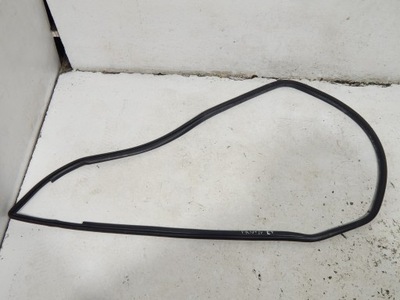 Прокладка кузовна ліва задня toyota prius iv 16-23 фото №1