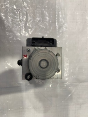 Jeep cherokee kl насос abs p68287910ae фото №1