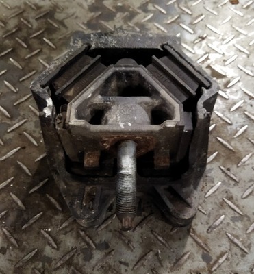 Кронштейн подушка двигуна man tgx tgs фото №1