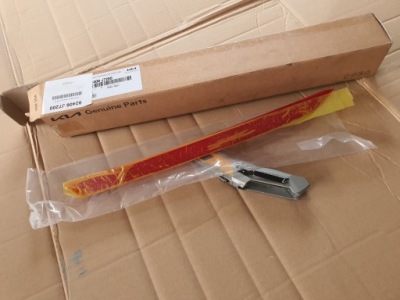 Отражатель бампера задняя правый kia proceed 92406-j7200 фото №1