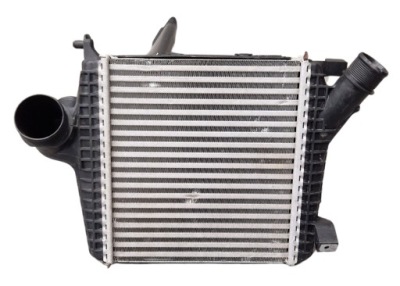 Интеркулер радиатор правая porsche cayenne 9y 2017- фото №1