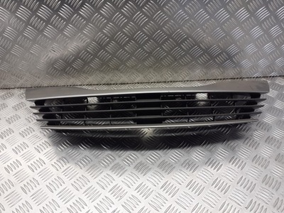 Решітка радіатора решітка радіатора renault laguna ii 1.8 8200012581 фото №1