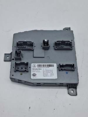 Mercedes cklasa w205 модуль блок керування sam коробка запобіжників a2059003913 фото №1