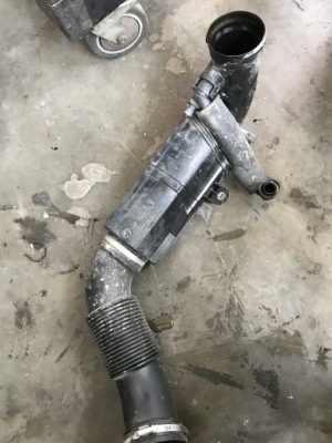 Bmw x2 f39 шланг воздуха 1.5 8693166 фото №1