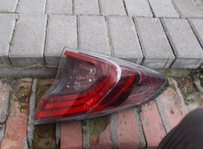 Лампа правый задняя led toyota c-hr chr 2016-2019 81550-f4030-00 фото №1