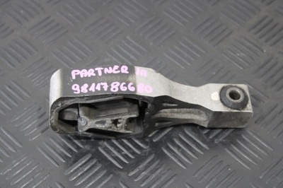 Кронштейн подушка двигателя partner iv 4 rifter 1,5hdi 9811786680 фото №1