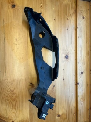 Audi q4 etron 89a напрямна лівий перед 89a805325b фото №1