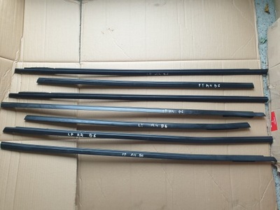 Молдинг ущільнювач audi a4 b6 2001-2005 фото №1