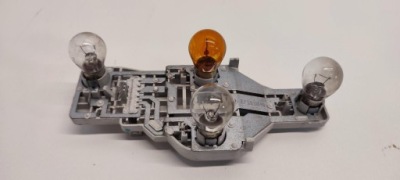 Skoda octavia ii scout вкладыш лампы левый задняя 1z9945257 фото №1