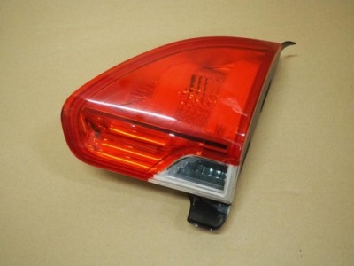 Лампа кришки w кришка правий задня peugeot 2008 9678074580 фото №1