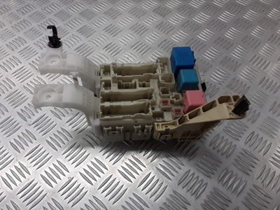 Коробка предохранителей toyota yaris ii 82730-52700 фото №1