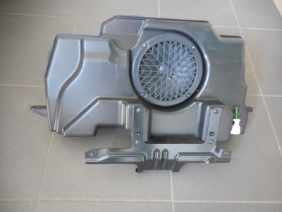 AUDI Q5 8R GARSIAKALBIS SUBWOOFER 8R0035382B 