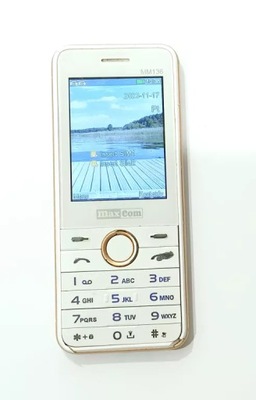 TELEFON MAXCOM MM136 (ZADRAPANIA)
