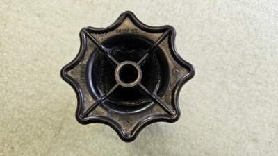 Fiat croma ii болт кронштейн колеса запасного 90126756 фото №1