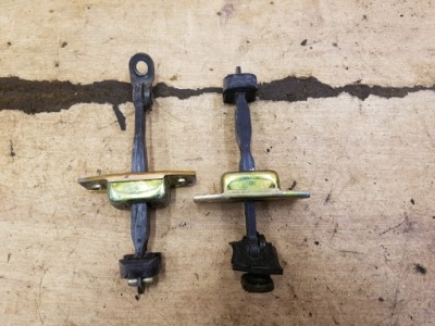 Обмежувач двері перед toyota rav4 i 3d фото №1