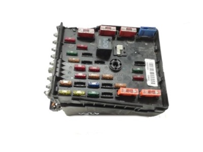 Коробка предохранителей vw passat v ib6 2.0 d фото №1