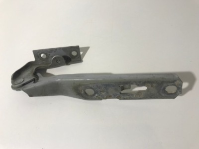 Петля капот audi a4 b6 левый 8e0823301e фото №1