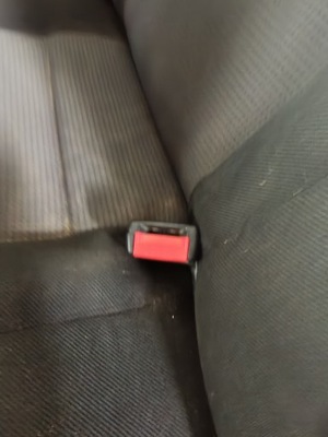 Клипса поперечина задняя правая vw golf 4 фото №1