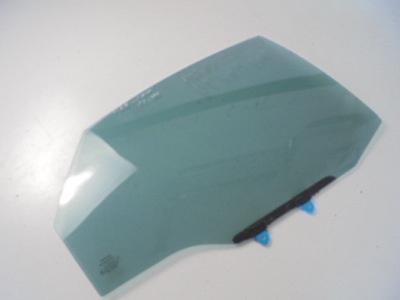 Скло двері правий задня toyota avensis t25 sedan 01r фото №1