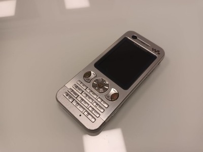 ORYGINALNY TELEFON SONY ERICSSON W890i unikat klasyk silver