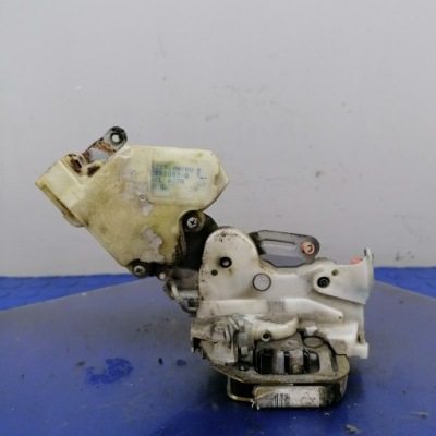 Nissan almera tino замок дверь задняя левый 82553bm760 фото №1