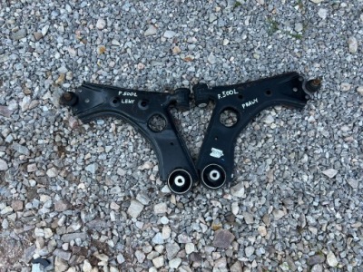 Fiat 500l важіль правий перед ідеальний стан фото №1