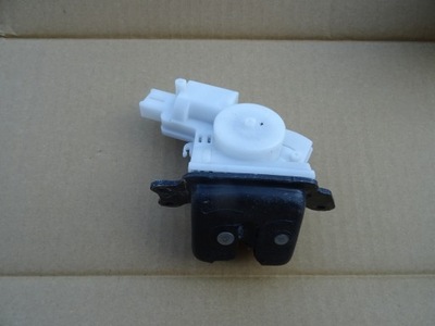 Honda civic x замок задний крышки 4 pin фото №1