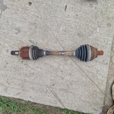 Приводной вал левая tiguan ii 4x4 cua 240 km фото №1