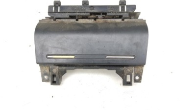 Audi a4 b7 попільничка перед 8e0857951h фото №1