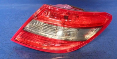 Лампа задній права mercedes w204 2048203064 фото №1