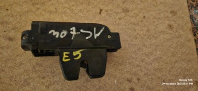 Замок кришки багажника peugeot 307 9652301980 фото №1