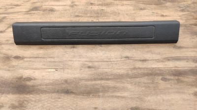 Fusion емблема поріг пластик лівий ds73 f13201 a фото №1