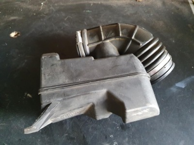 Bmw e39 2.5 benz резонатор повітря 1703028 фото №1