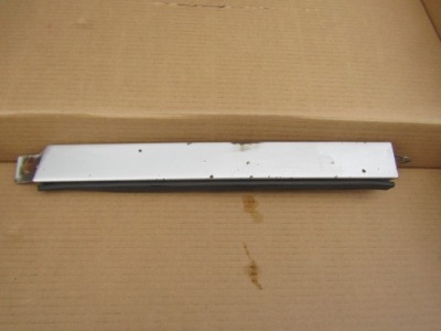 8 mercedes w124 85-93 молдинг pod фара ліва фото №1