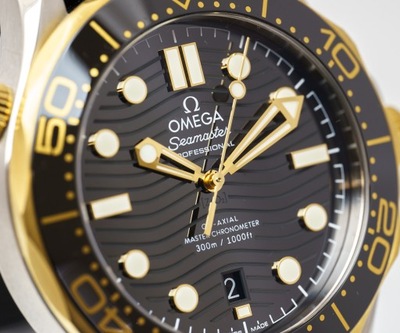 OMEGA Seamaster Diver 300 M 210.22.42.20.01.001 Steel & Yellow Gold 42 mm