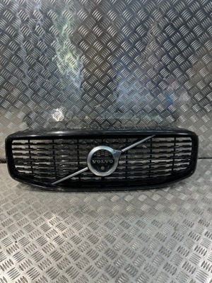 Решітка радіатора решітка радіатора volvo xc60 ii 2 r-design фото №1