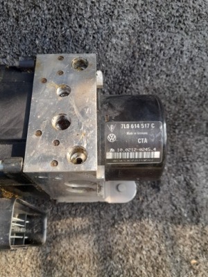 Насос abs vw touareg 7l0907379 фото №1