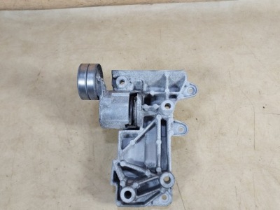 Renault оригинальный номер 11710xhg2x кронштейн генератора фото №1