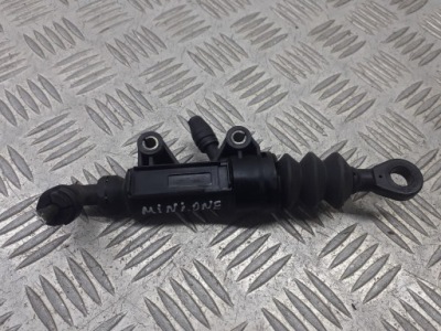 Помпа зчеплення mini one r50 1.6 16v 6758825 фото №1