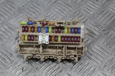 Коробка запобіжників renault alaskan 4hj0a фото №1