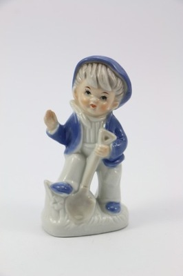 Figurka porcelanowa chłopiec 2355