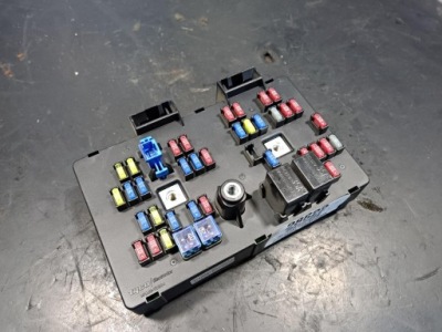 Opel antara a 2.0 cdti коробка запобіжників 07146n фото №1