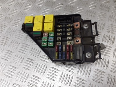 Коробка запобіжників rover 25 1.4 yqe000720 фото №1