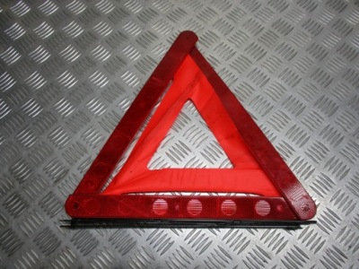 Треугольник предупредительный alfa romeo 156 1.8 фото №1