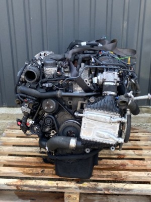 Jaguar f-pace r-sport 16r двигун kompletny 204dtd 180ps фото №1