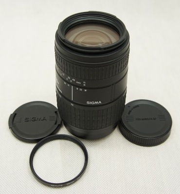 SIGMA 70-300mm 1:4-5.6 DL MACRO SUPER z filtrem i dekielkami