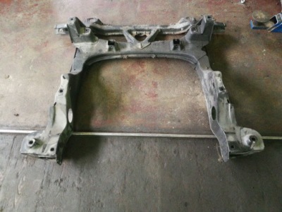 Підрамник передні mercedes-benz b w245 фото №1