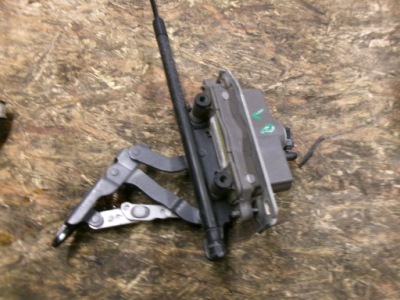 Mercedes e-klasa w207 петля капот левый перед пиропатрон фото №1