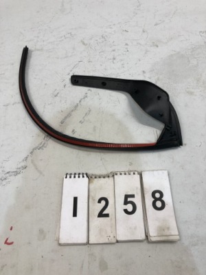 Volvo v70 ii v70 iii прокладка кришки лівий задня фото №1