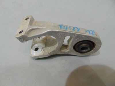 Кронштейн подушка двигателя renault twizy 2740032r фото №1